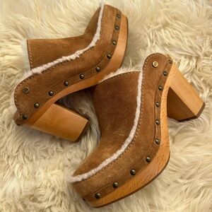 UGG X Eckhaus Latta Stylish Tan Suede Mules/ Clogs with Shearling Trim NWOT